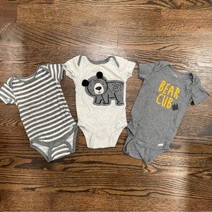 Gerber Bear Onesies (set of 3) 6-9m